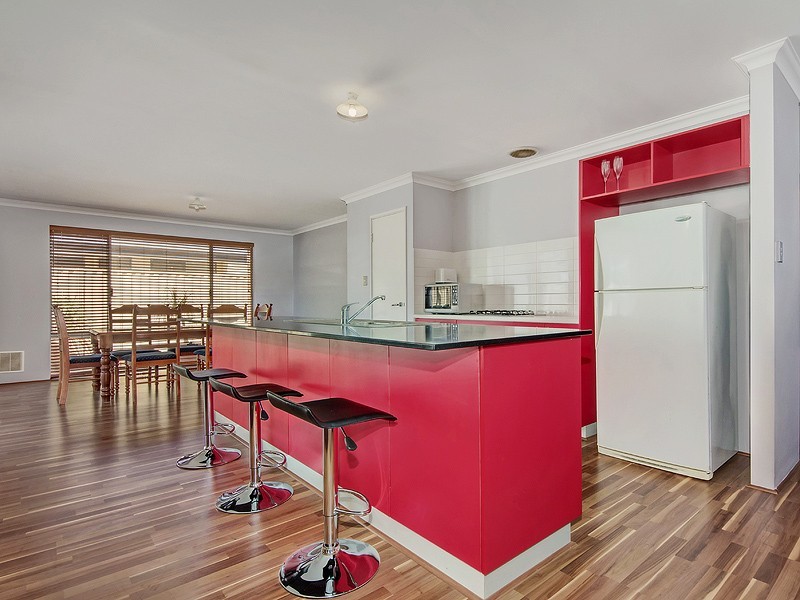 11 Kylee Close, South Guildford WA 6055