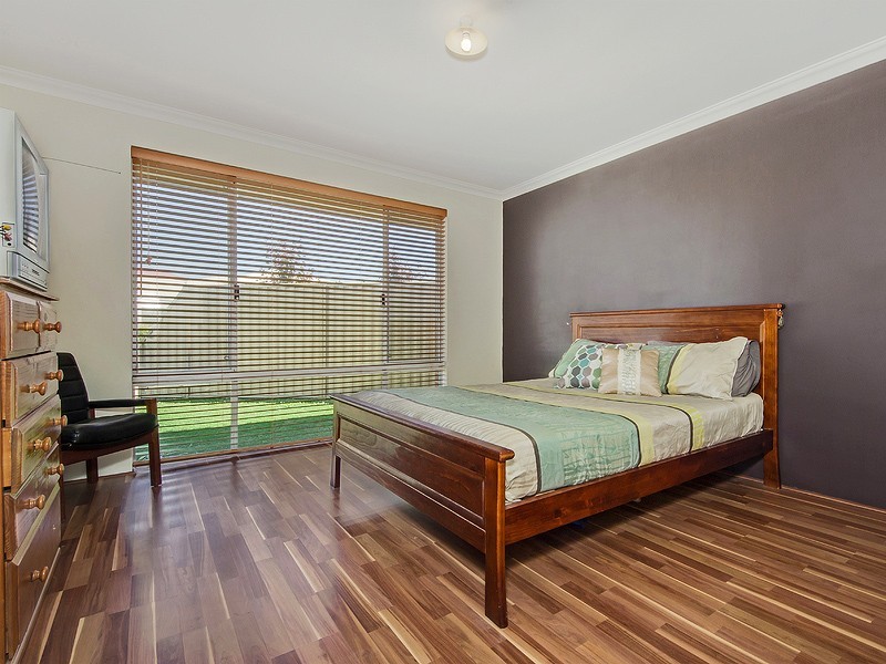 11 Kylee Close, South Guildford WA 6055