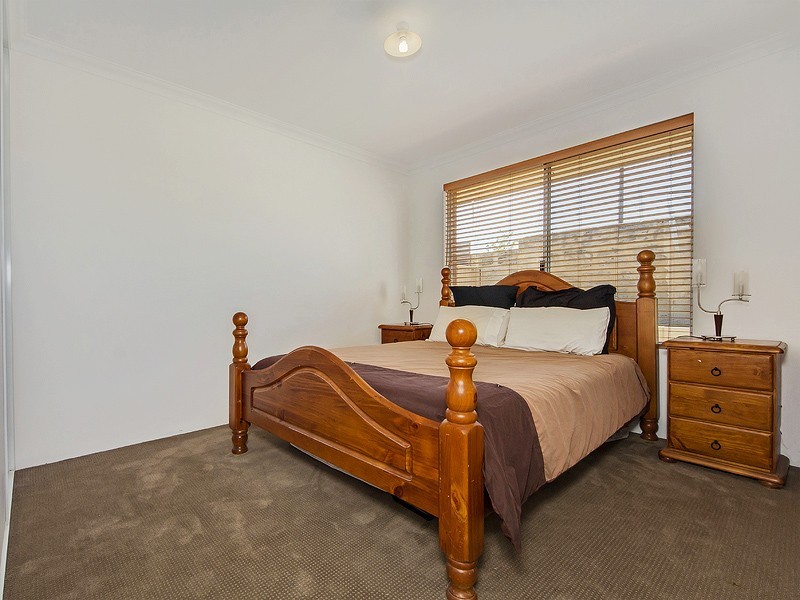 11 Kylee Close, South Guildford WA 6055