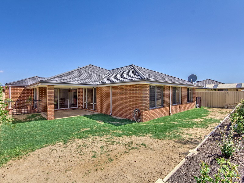 11 Kylee Close, South Guildford WA 6055