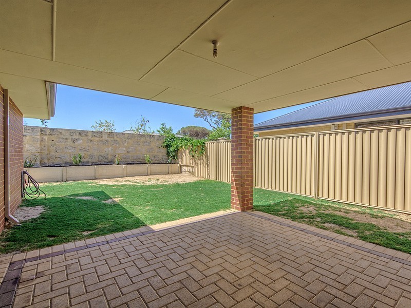11 Kylee Close, South Guildford WA 6055