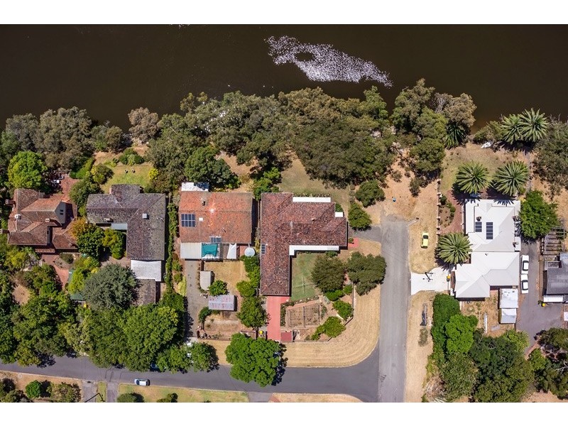 1 Daylesford Road, Bassendean WA 6054