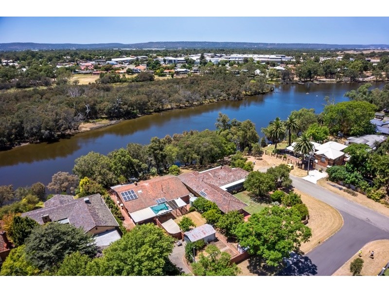 1 Daylesford Road, Bassendean WA 6054