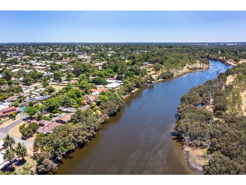 1 Daylesford Road, Bassendean WA 6054