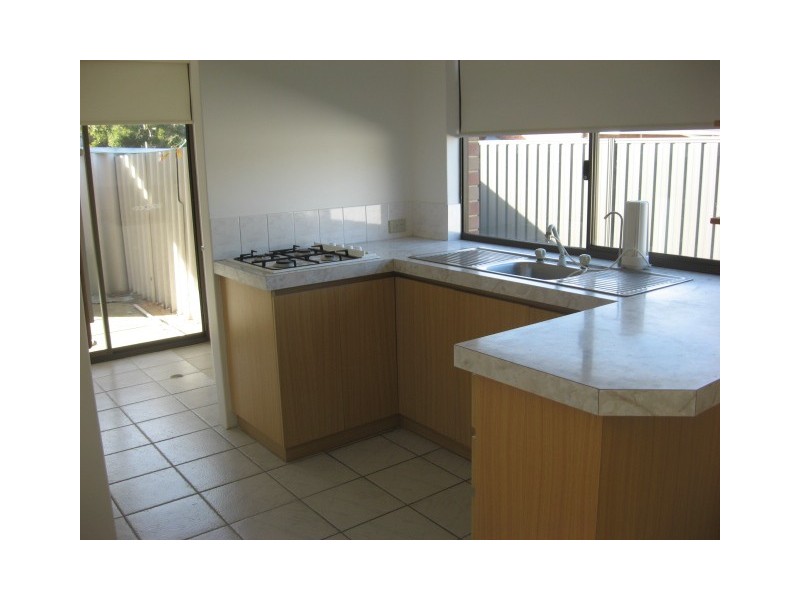 2/37 Seventh Ave, Bassendean WA 6054