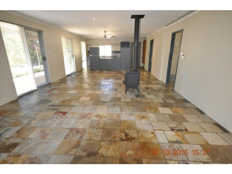 92 Buckingham Rd, Swan View WA 6056