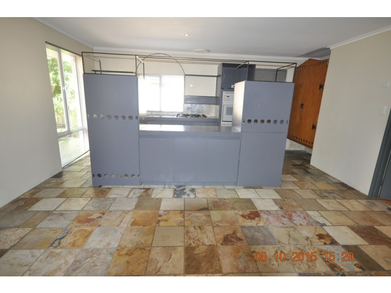 92 Buckingham Rd, Swan View WA 6056