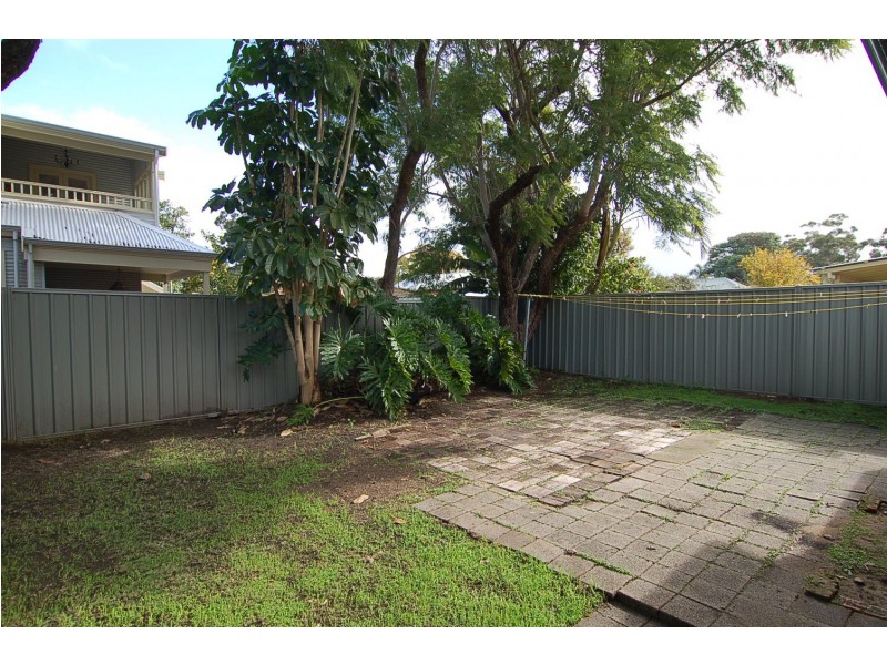 5 Bertie Street, Guildford WA 6055