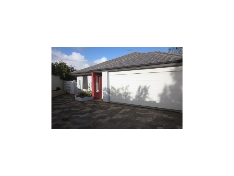 14B Denston Way, Girrawheen WA 6064