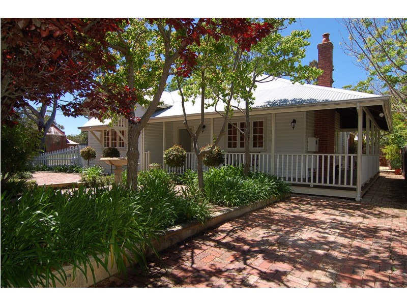 6 Attfield Street, Guildford WA 6055