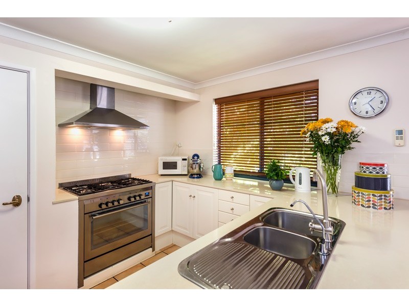 8 Houghton Close, South Guildford WA 6055