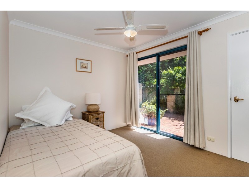 8 Houghton Close, South Guildford WA 6055