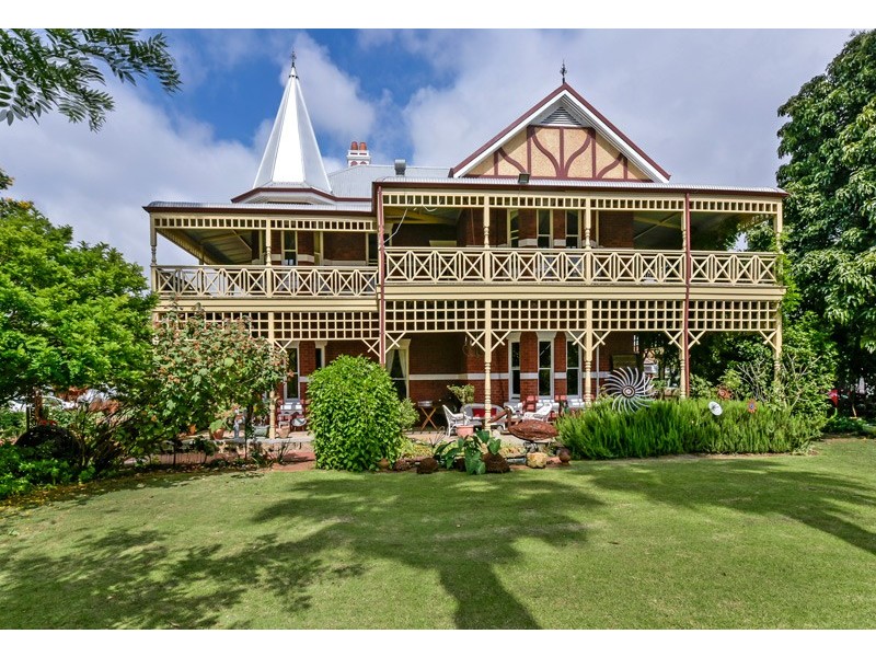 1 Earlsferry Court, Bassendean WA 6054