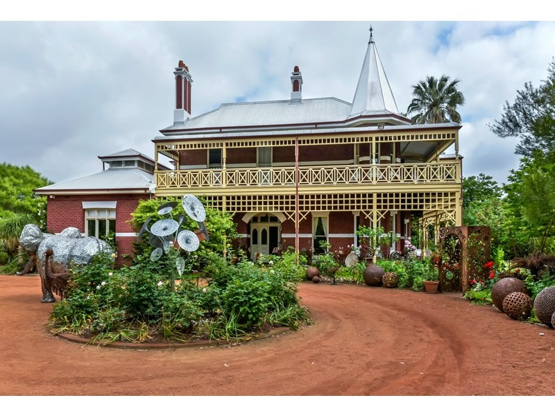 1 Earlsferry Court, Bassendean WA 6054