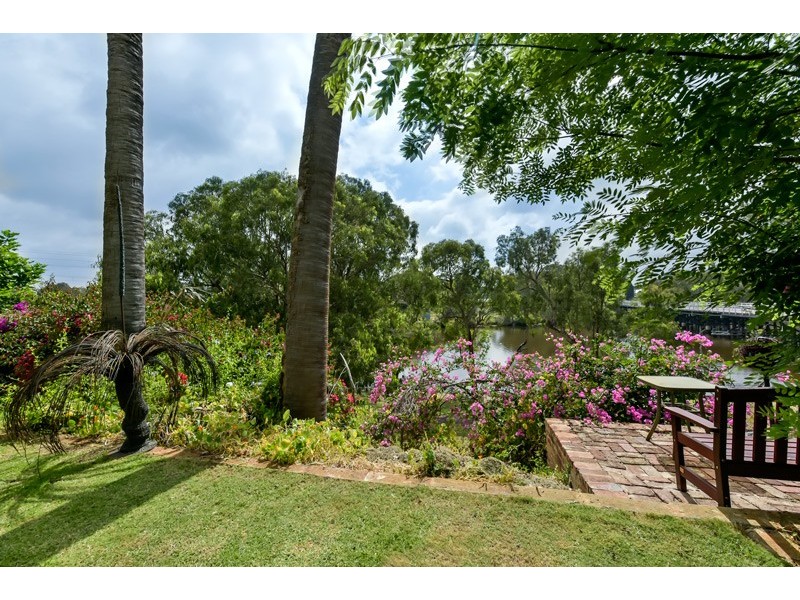 1 Earlsferry Court, Bassendean WA 6054