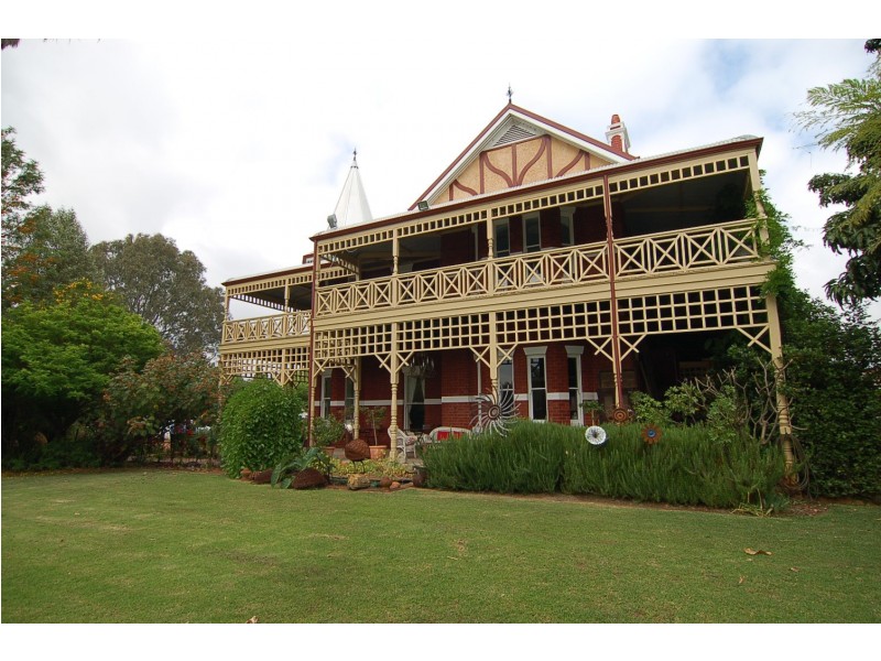 1 Earlsferry Court, Bassendean WA 6054