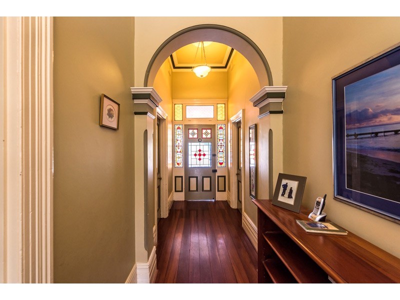 62 East Street, Guildford WA 6055