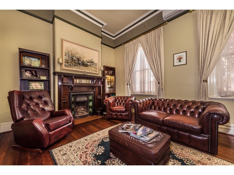 62 East Street, Guildford WA 6055