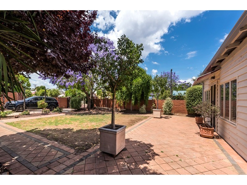 62 East Street, Guildford WA 6055