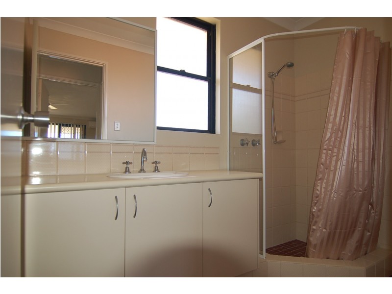 24/11 Elvire Street, Viveash WA 6056