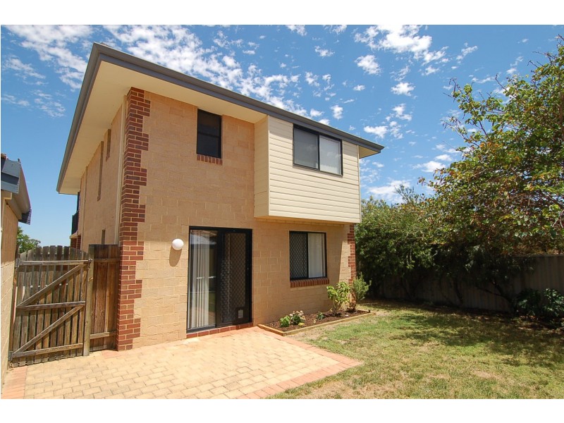 24/11 Elvire Street, Viveash WA 6056