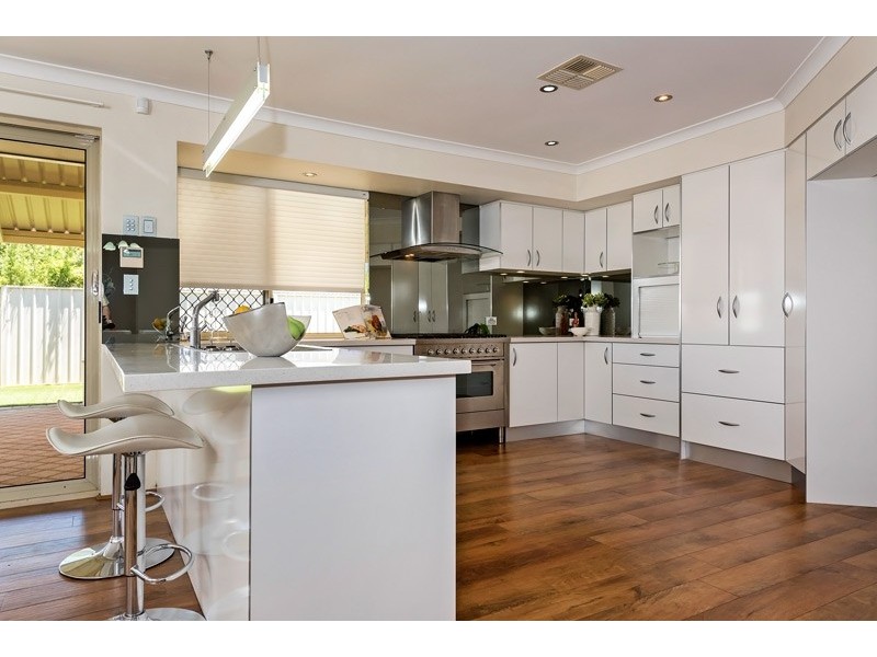 12 Janeville Place, South Guildford WA 6055