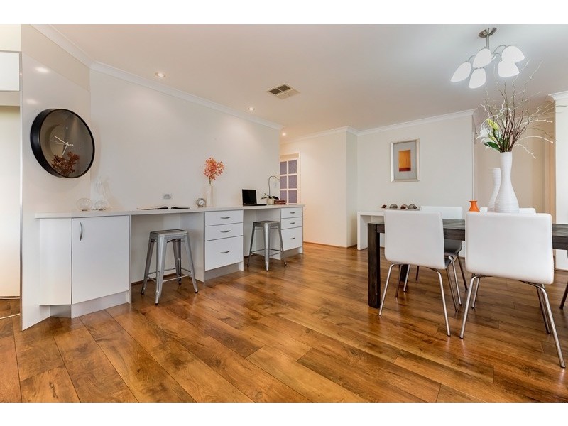 12 Janeville Place, South Guildford WA 6055