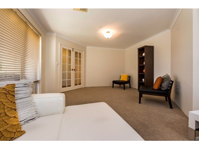 12 Janeville Place, South Guildford WA 6055