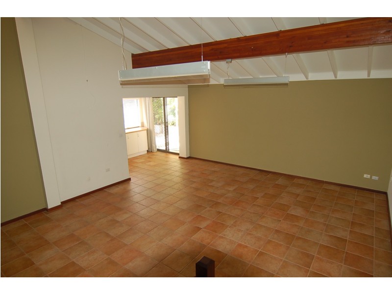 16 Nuttfield Street, Bayswater WA 6053