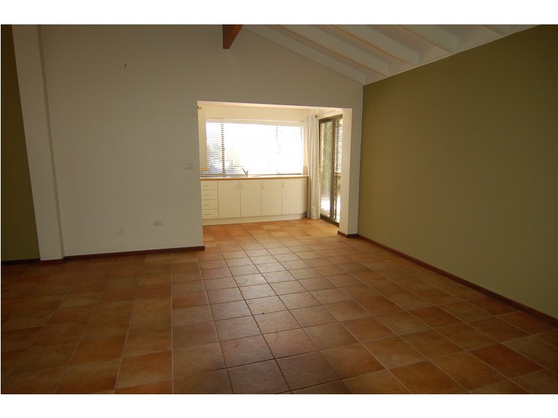 16 Nuttfield Street, Bayswater WA 6053