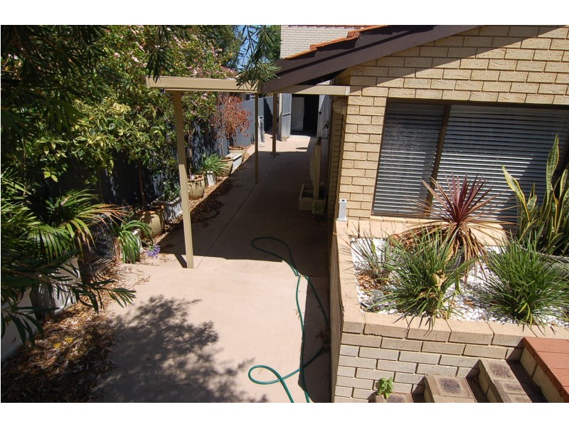 16 Nuttfield Street, Bayswater WA 6053