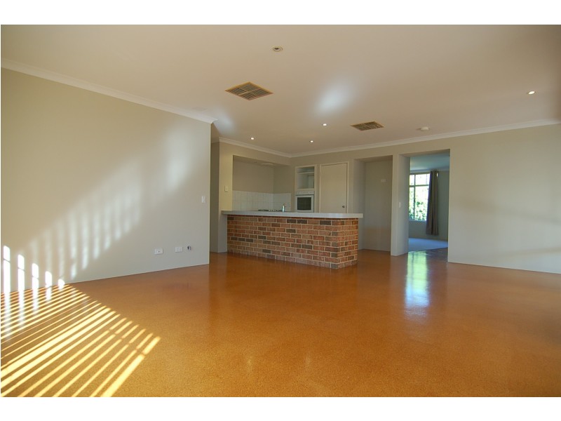 8A Fifth Avenue, Bassendean WA 6054