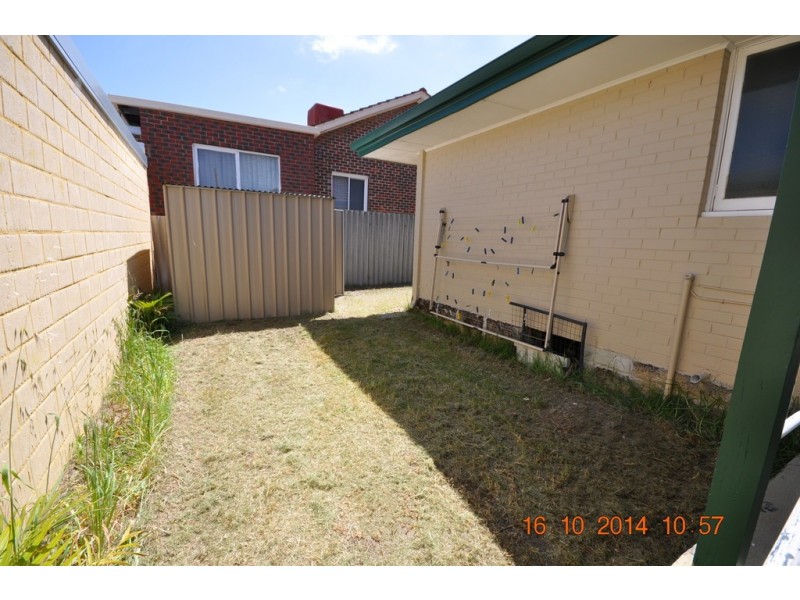 9 Stroughton Rd, Westminster WA 6061