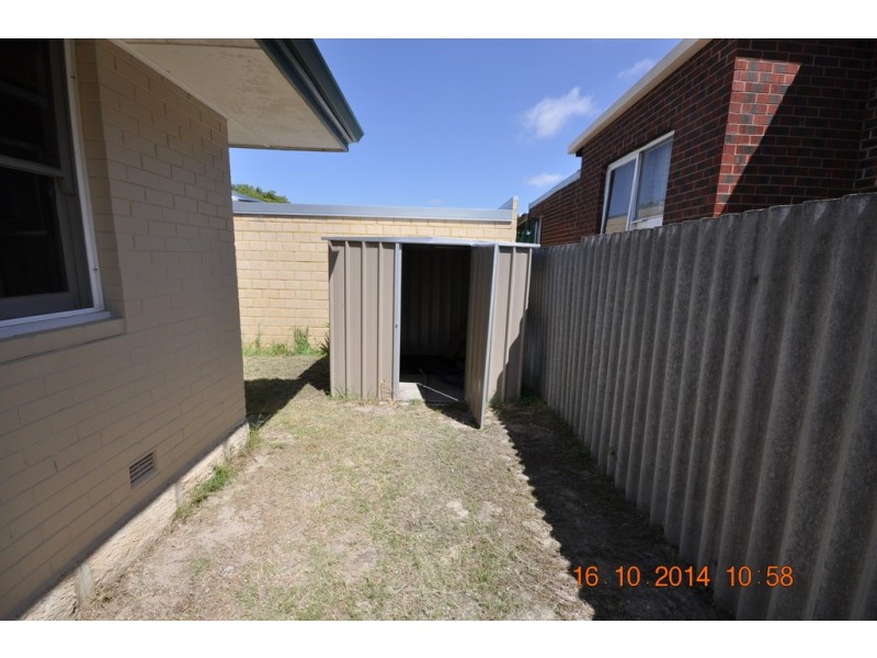 9 Stroughton Rd, Westminster WA 6061