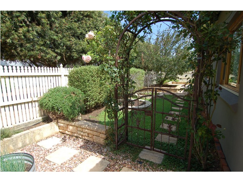 44 Swan Street, Guildford WA 6055