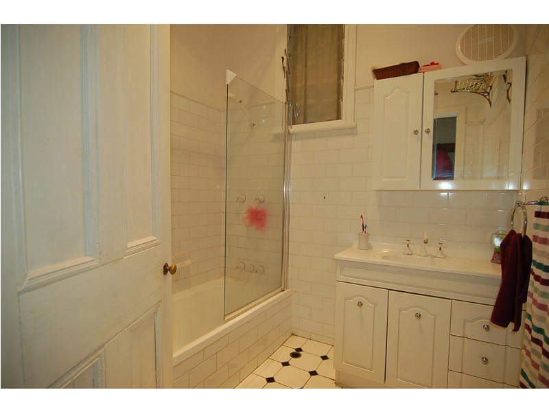 2 Olive Street, Guildford WA 6055