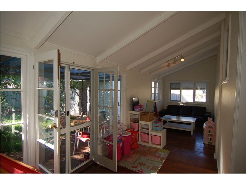 2 Olive Street, Guildford WA 6055