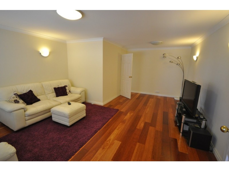 32 Rothesay Heights, Mindarie WA 6030