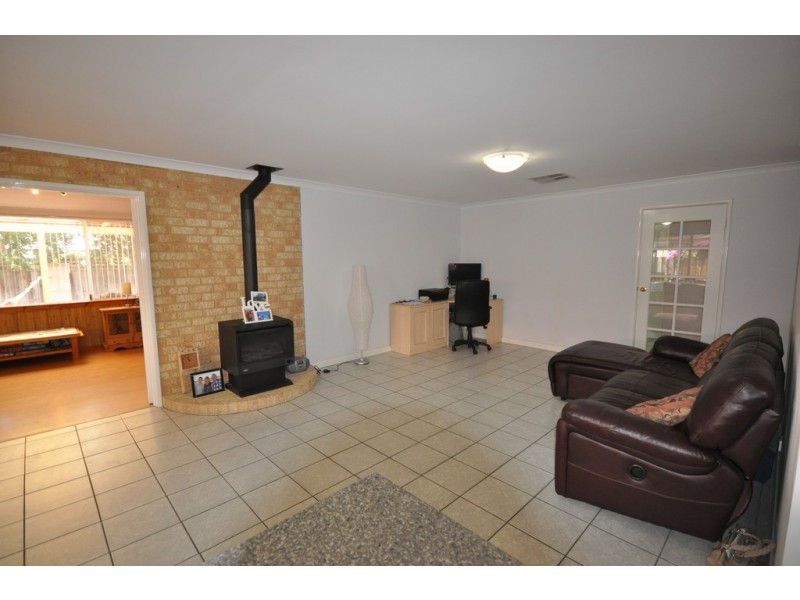 32 Rothesay Heights, Mindarie WA 6030