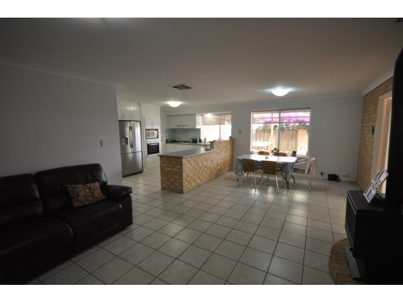 32 Rothesay Heights, Mindarie WA 6030