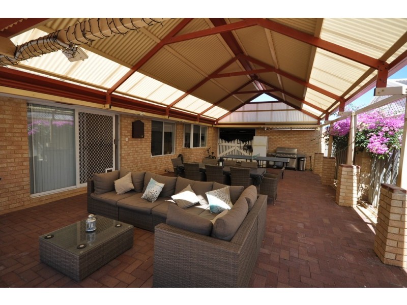 32 Rothesay Heights, Mindarie WA 6030