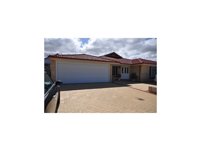 32 Rothesay Heights, Mindarie WA 6030