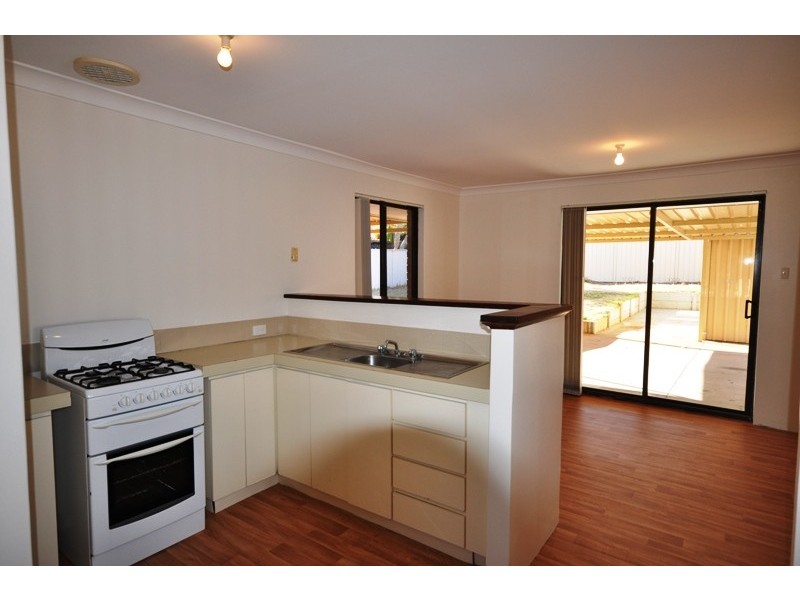 27 Oakleaf Cir, Mirrabooka WA 6061