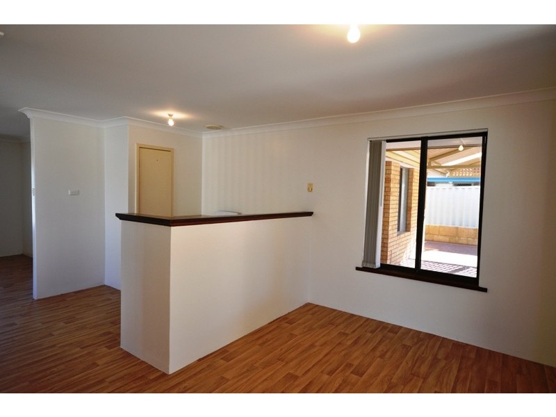 27 Oakleaf Cir, Mirrabooka WA 6061