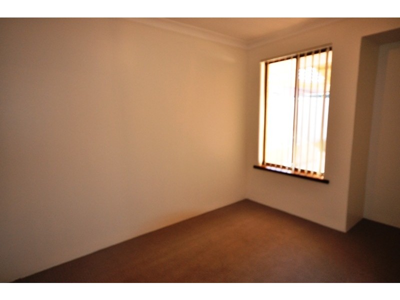 27 Oakleaf Cir, Mirrabooka WA 6061