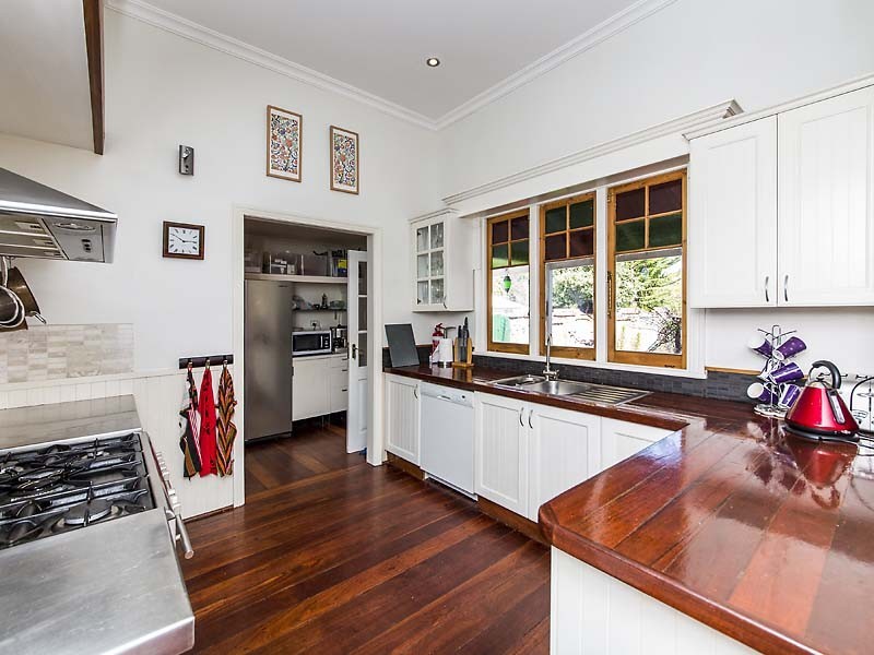 43 Devon Rd, Bassendean WA 6054