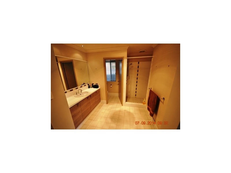 35 Dulegal Way, Aveley WA 6069