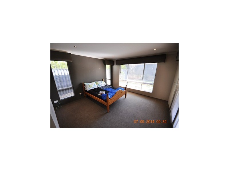 35 Dulegal Way, Aveley WA 6069