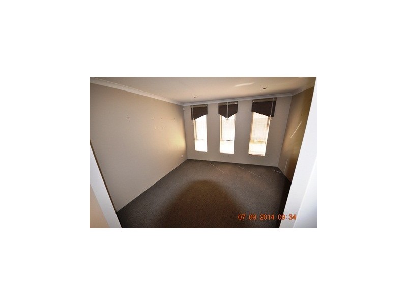 35 Dulegal Way, Aveley WA 6069