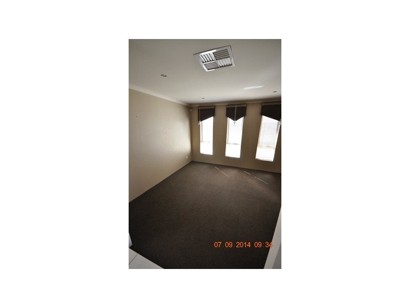 35 Dulegal Way, Aveley WA 6069